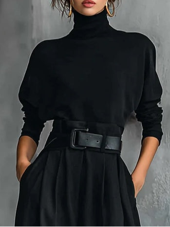 Doris – Conjunto Negro de Dos Piezas con Cuello Alto
