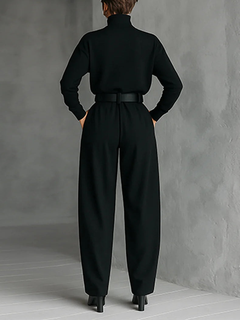 Doris – Conjunto Negro de Dos Piezas con Cuello Alto