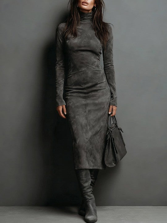 Ilaria – Vestido Midi de Gamuza con Cuello Alto y Mangas Largas